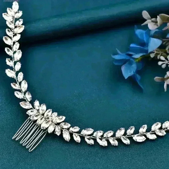 Luxury Bridal Crystal Hair Piece Comb - Picture 8 of 8